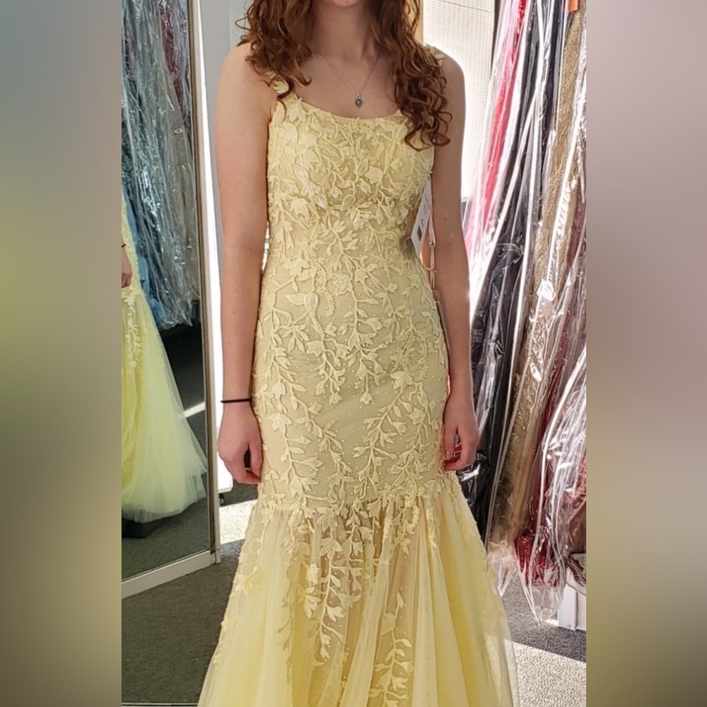Sherri Hill yellow floral prom dress size 2